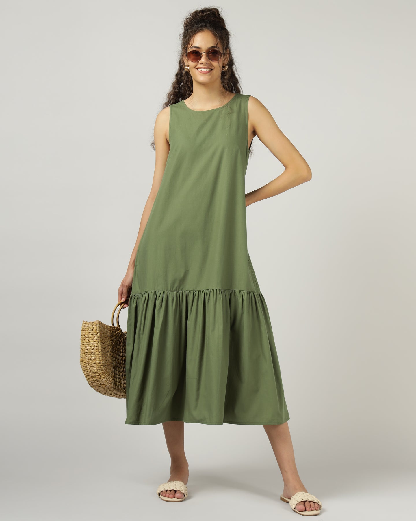 Green Sleeveless maxi dress with gathered hem - 3045
