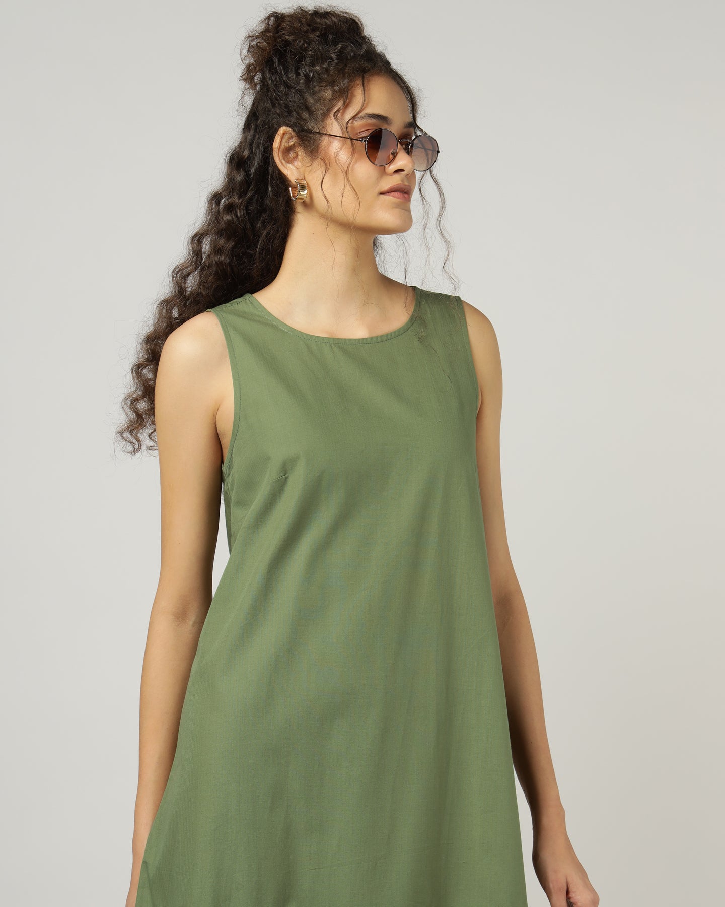 Green Sleeveless maxi dress with gathered hem - 3045