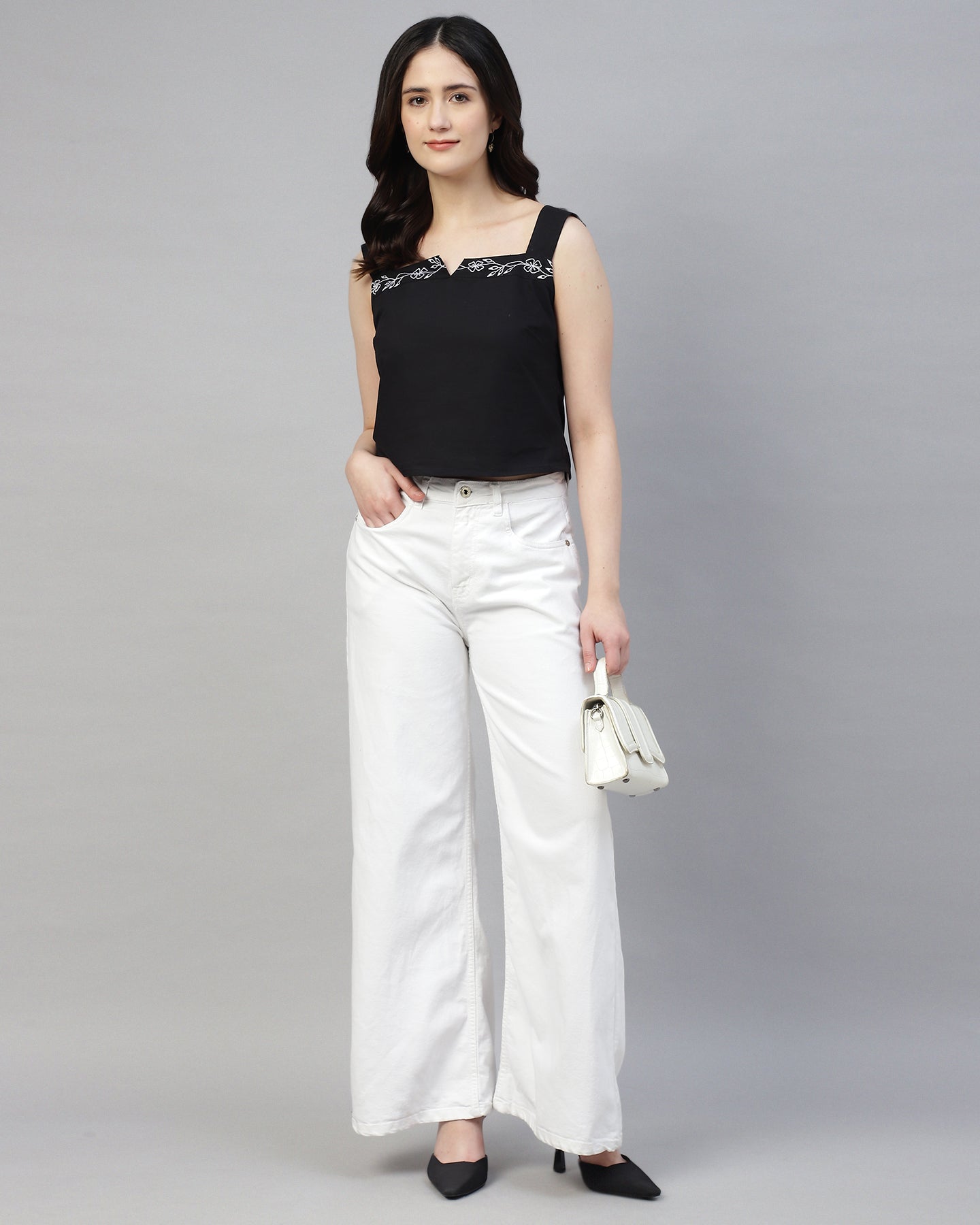 Women’s Black Poplin Embroidered Sweetheart Neck Top -2945