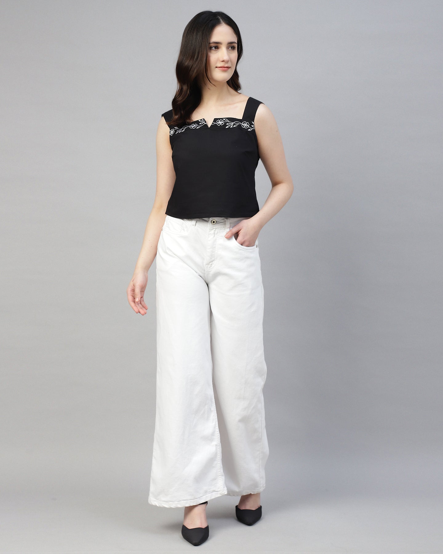 Women’s Black Poplin Embroidered Sweetheart Neck Top -2945