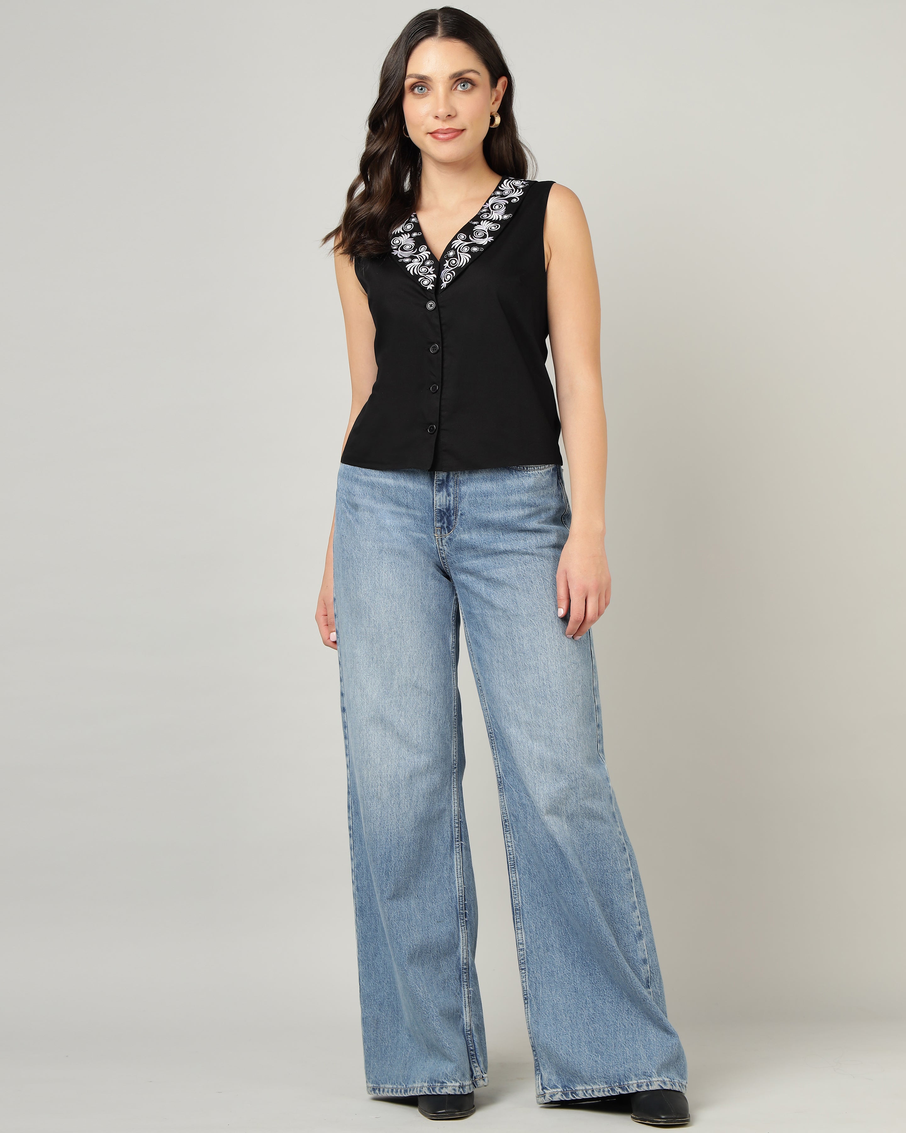 Women’s Black Poplin Embroidered V-Neck Waistcoat -3083