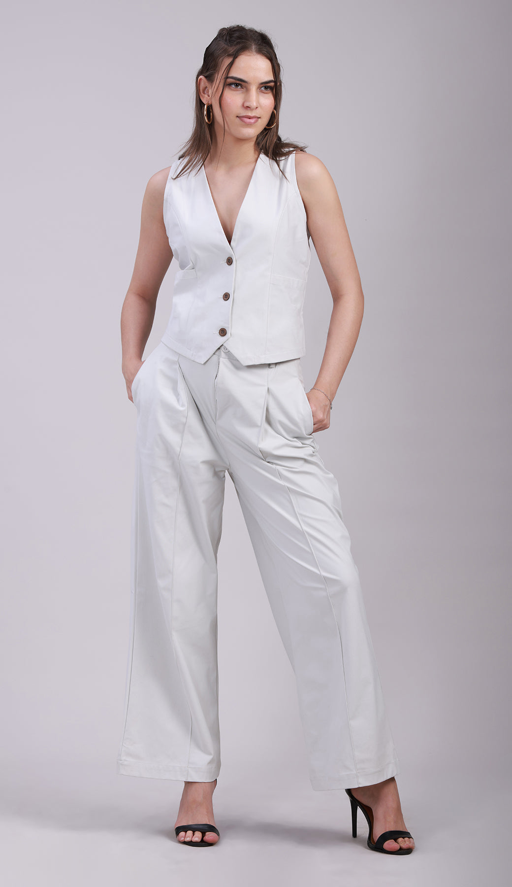 Off-white Relaxed A-line Sleeveless Vest with Patch Pockets- 3069