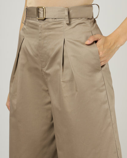 Women’s Khaki Pleated Shorts with Belt - 3051