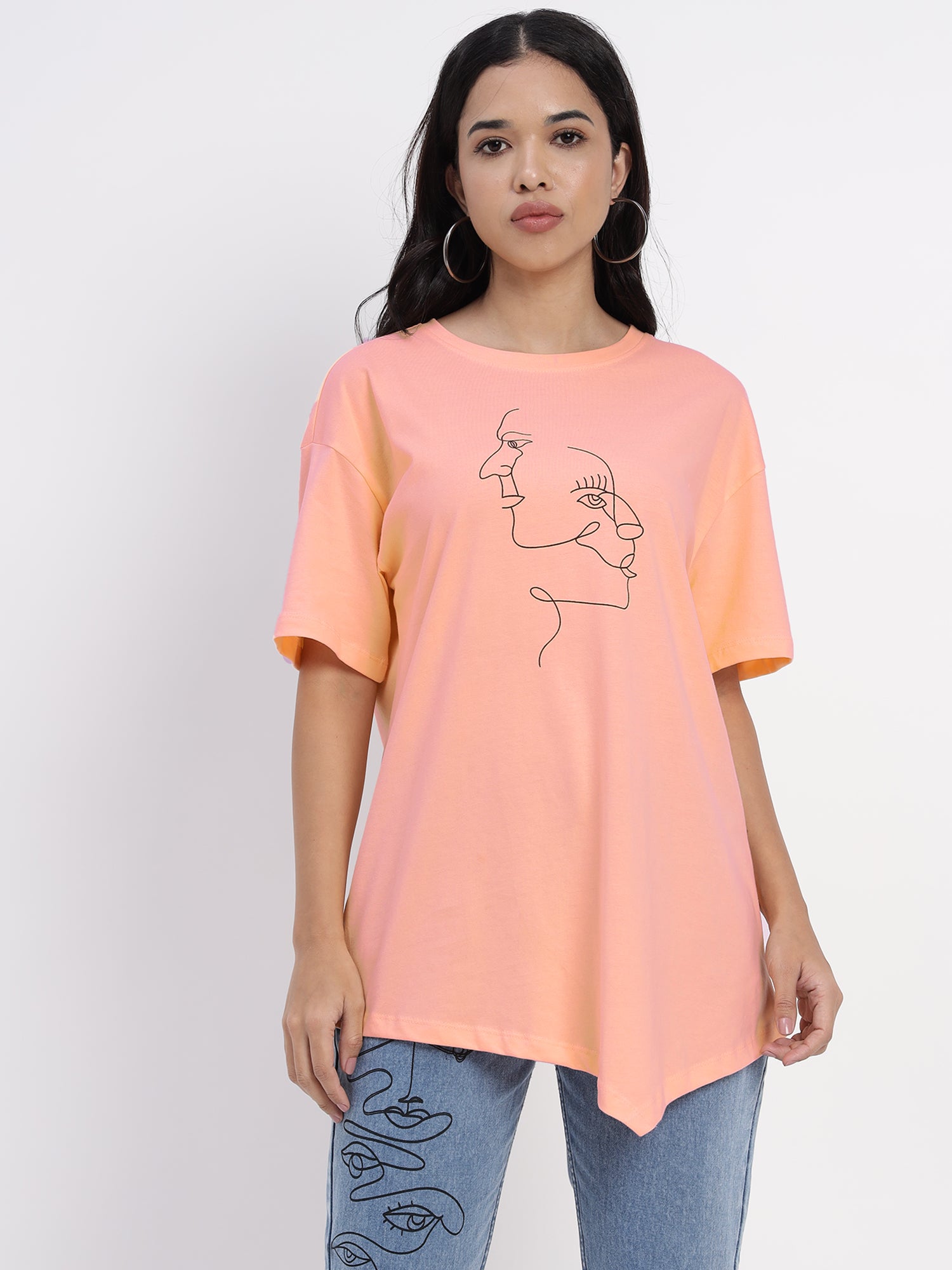 Peach-coloured  T-shirt with abstract face print- 2774