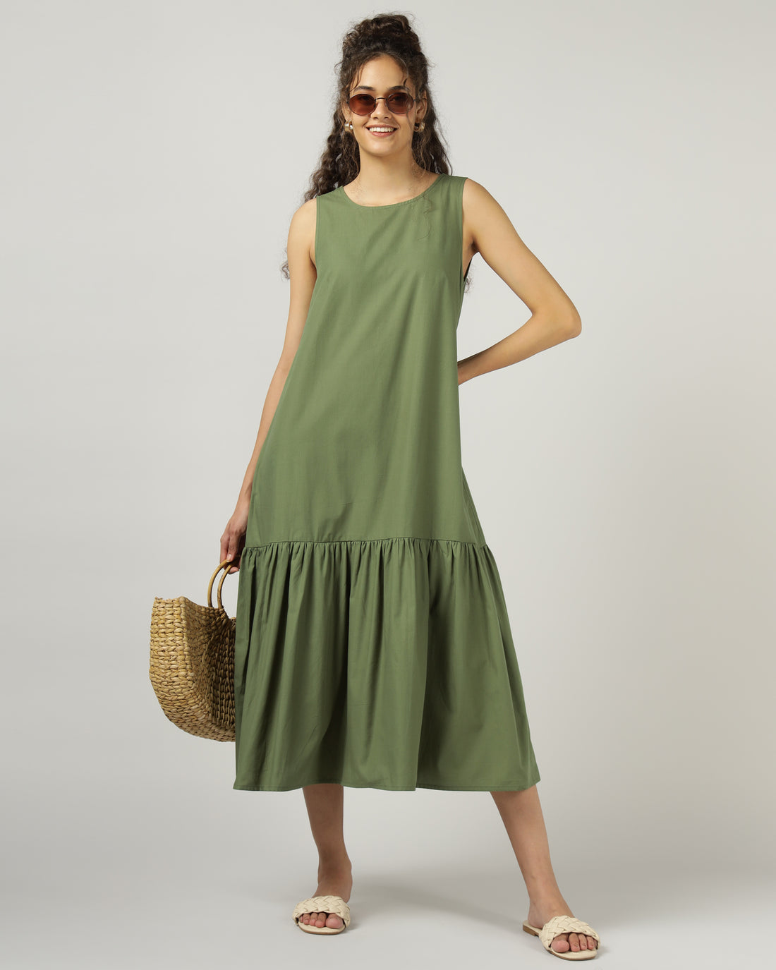 Green Sleeveless maxi dress with gathered hem - 3045
