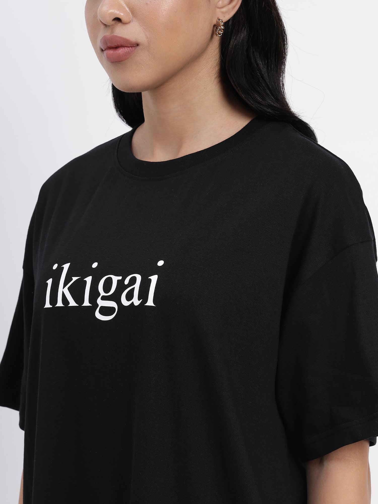 Black oversized top with a striking Ikigai design - 2852