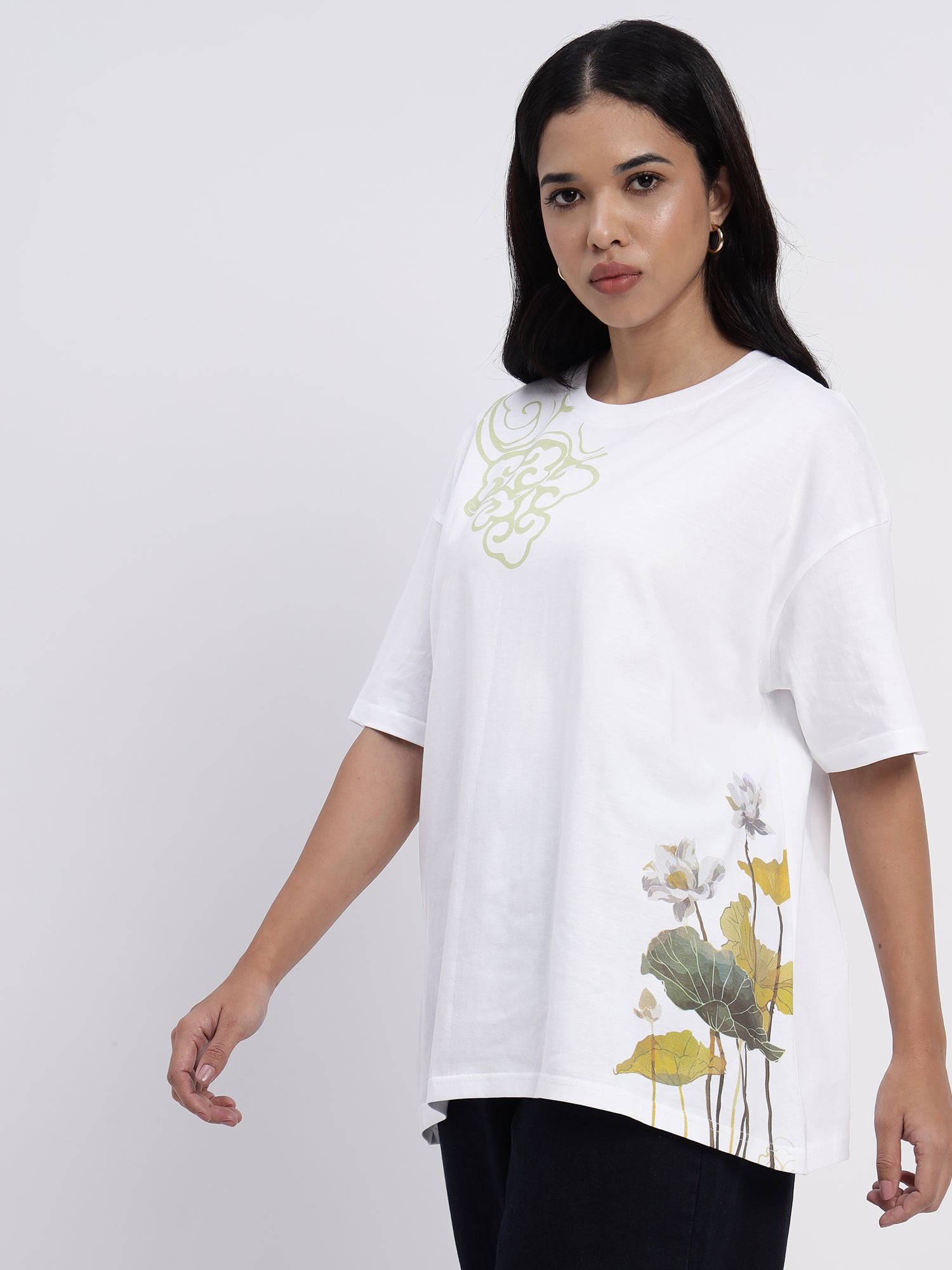 White oversized top with a beautiful floral design on crisp cotton - 2850