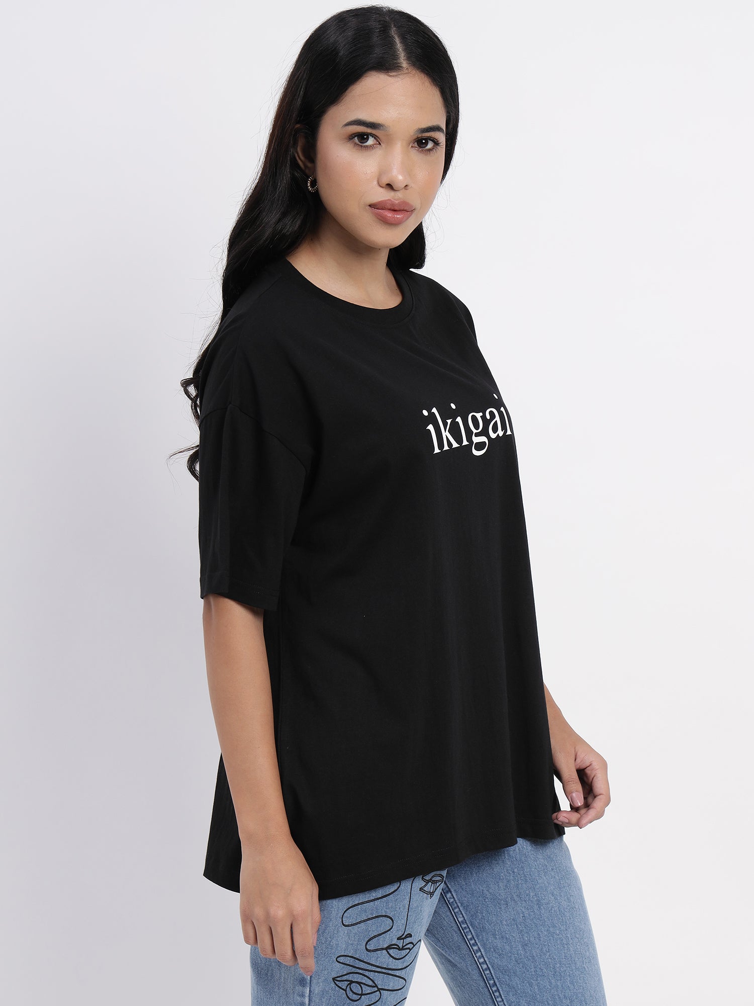 Black oversized top with a striking Ikigai design - 2852