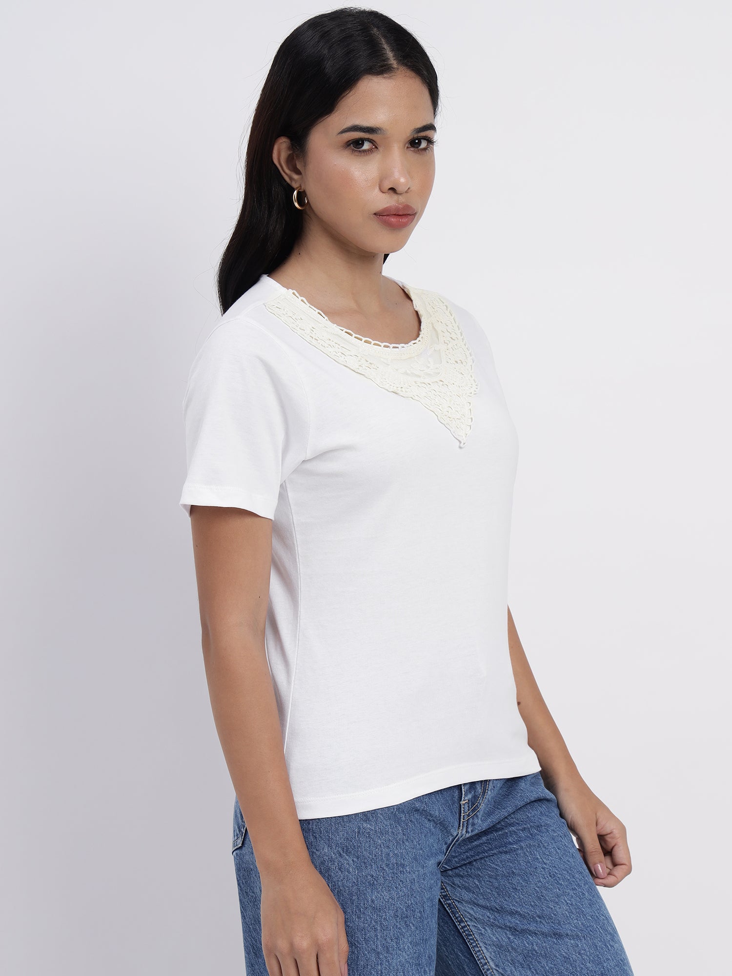 White lace T-shirt in a stunning monochromatic design - 2777