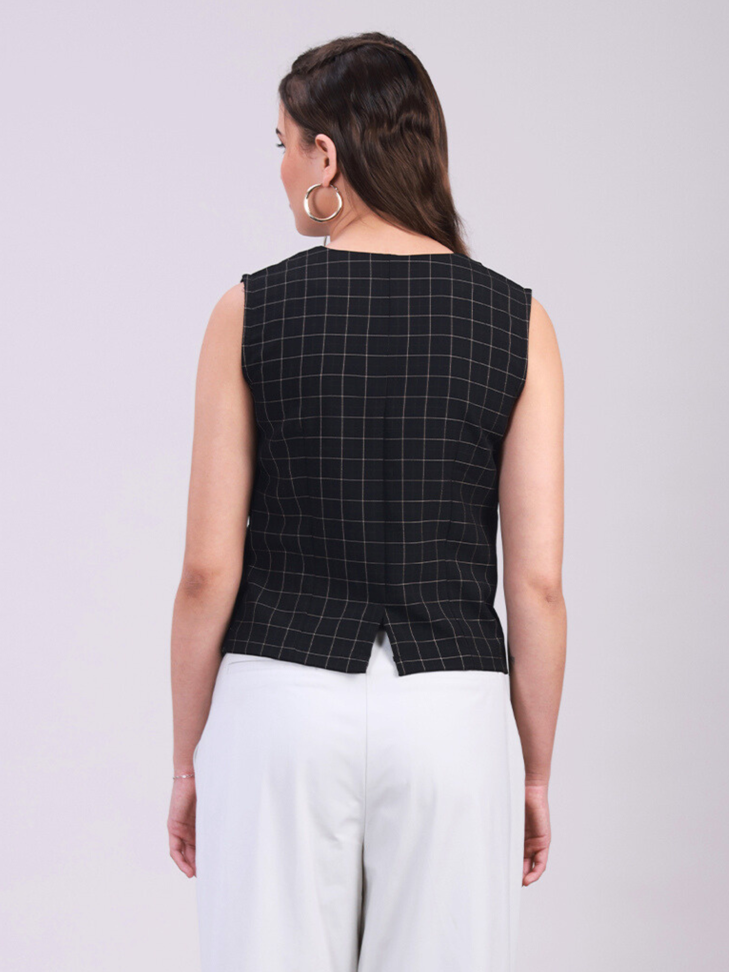 Women’s Black V-Neck Sleeveless Vest in Checked Fabric- 3071