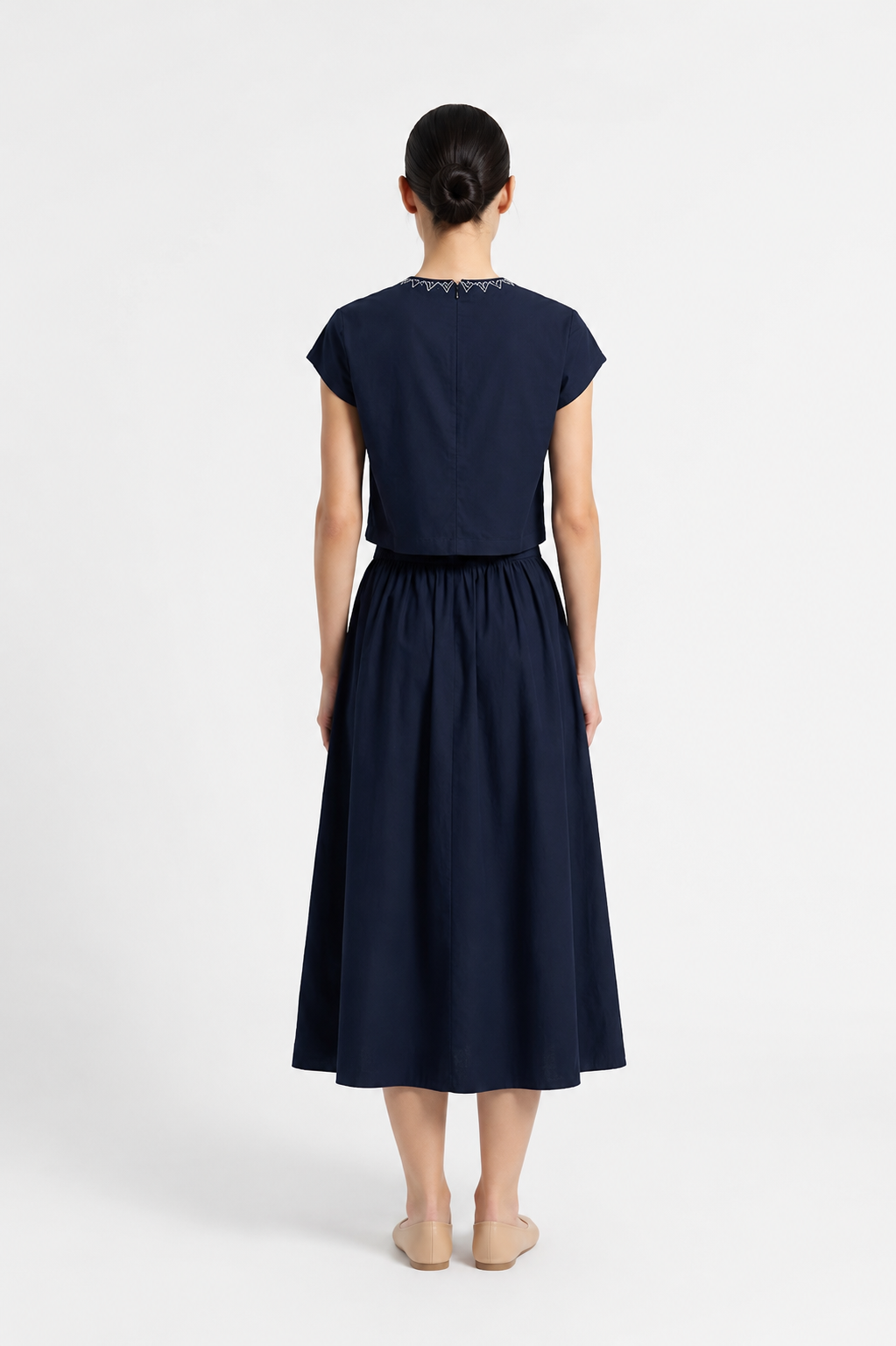 Women’s Embroidered Navy Blue Mock-Neck Crop Top &amp; knotted Skirt Co-ord Set - 3111