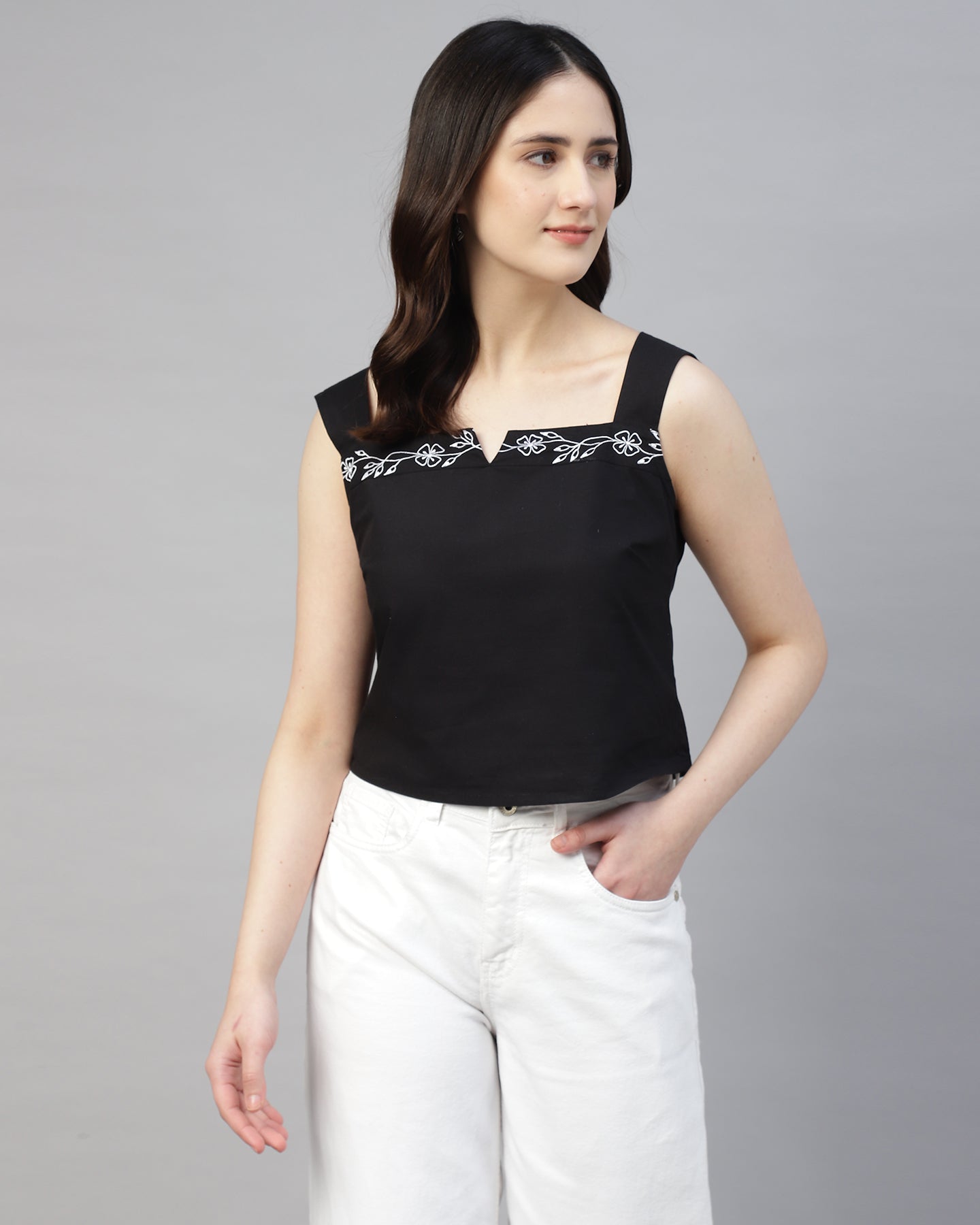 BLACK POPLIN EMBROIDERED SWEARTHEART NECK TOP-2945