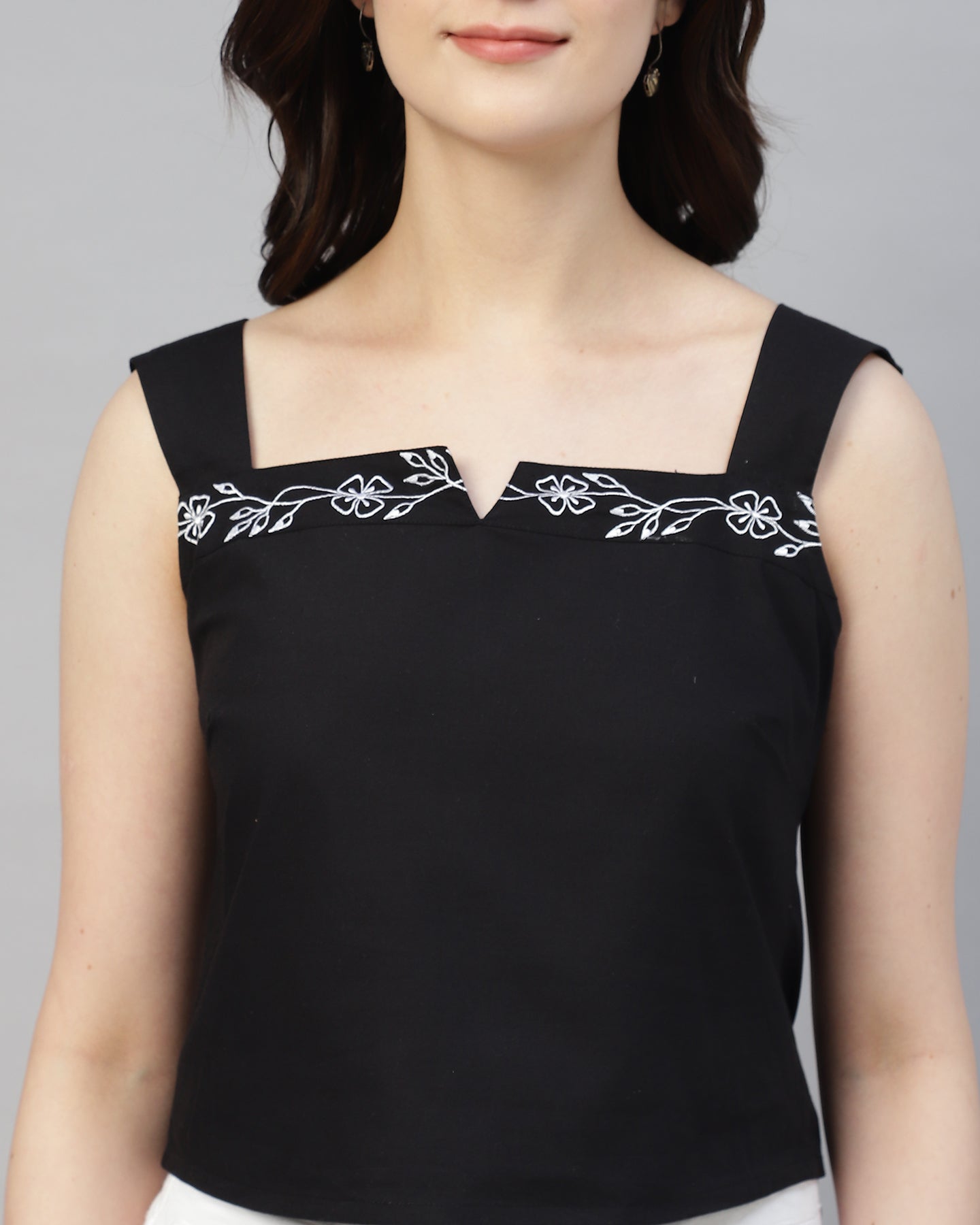 BLACK POPLIN EMBROIDERED SWEARTHEART NECK TOP-2945