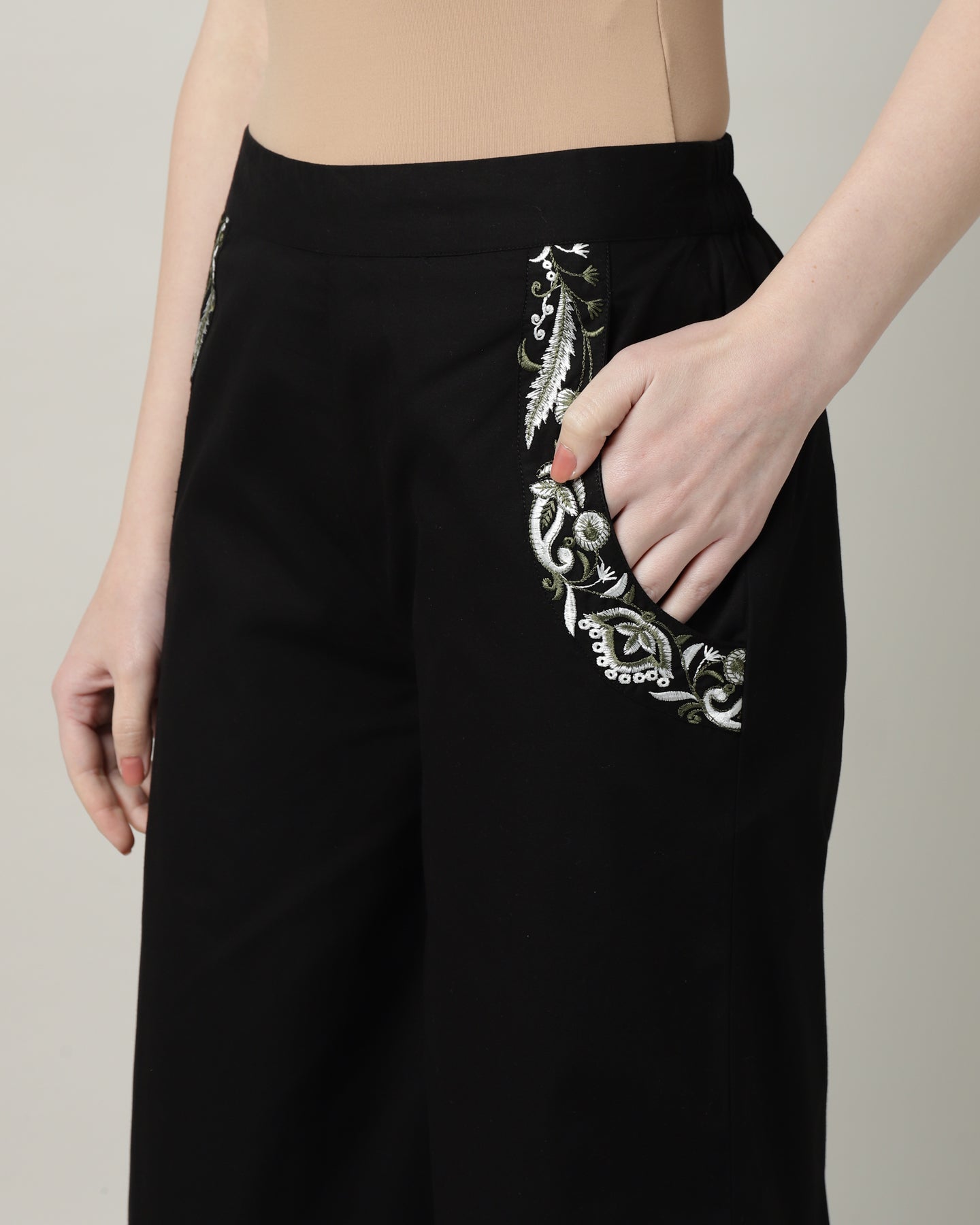 Women’s Black Embroidered Wide-Leg Trousers-3103